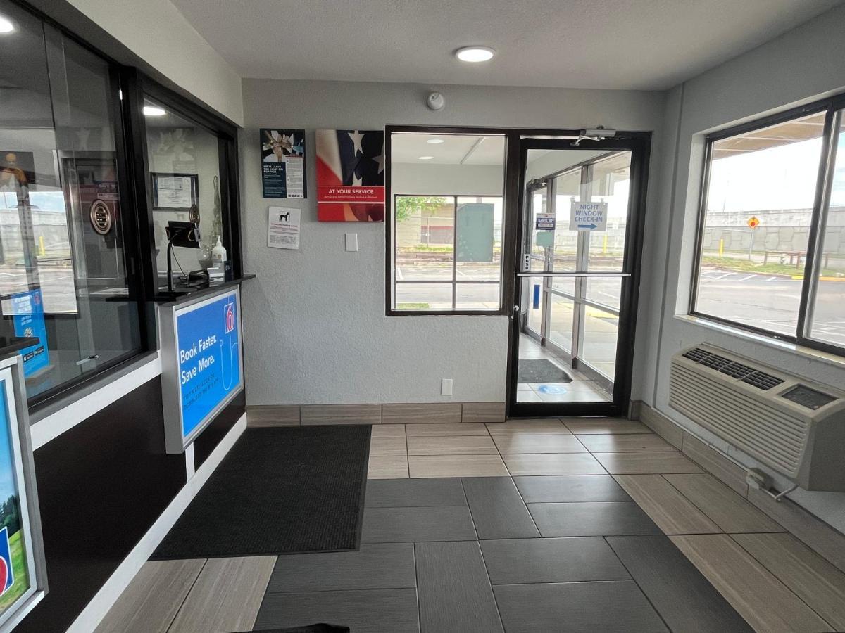 Motel 6-Wichita, Ks - Airport Ngoại thất bức ảnh